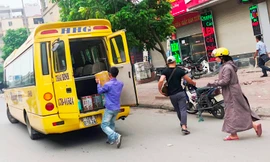 Ai đứng sau các bãi xe lậu, giúp xe 'vua' lộng hành?