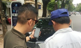 Chấp nhận thanh toán bằng cả tin nhắn và tiền mặt để mở lỗi thoát cho đỗ xe iParking