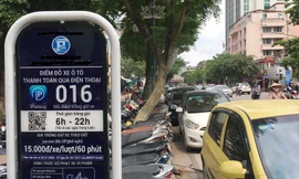 Biển, bảng trông xe theo iParking bị gỡ bỏ và thay bằng các biển truyền thống trên phố Hà Nội