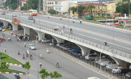 Hình ảnh trái ngược tại các gầm cầu cạn Hà Nội