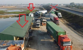 Tận thấy trạm dừng nghỉ tạm bợ trên cao tốc Bắc Nam