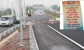  Sau “Lễ thông xe cao tốc Bắc Giang - Lạng Sơn” ngày 29/9, tuyến đường căng rào chặn phươn tiện đi vào. Ảnh: A.Trọng