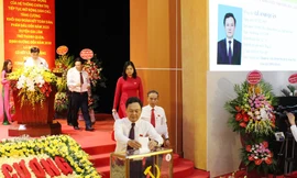 Thay vì Ban Chấp khóa mới đảm nhiệm, chức danh bí thư đã được bầu ngay tại đại hội Đảng bộ Gia Lâm chiều 26/5. Ảnh: Trọng Đảng