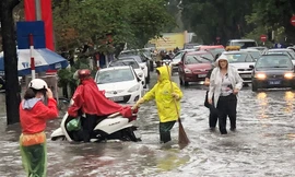 Tắc hoạt động công ích Hà Nội lại được nêu trong Nghị quyết của Chính phủ. Ảnh: T.Đảng