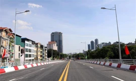 Cầu vượt Nguyễn Văn Huyên chuẩn bị thông xe vào sáng 28/8