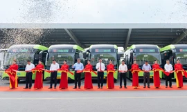 Đưa vào hoạt động xe buýt điện kết nối Đông Anh với trung tâm Hà Nội