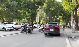 Cấm ô tô đi trên phố Nguyễn Đình Chiểu hướng từ Đại Cồ Việt