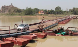 Hình ảnh cầu phao hơn 40 năm tuổi trước ngày cao tốc Bắc - Nam thế chỗ