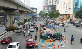 Lô cốt cũ 'đắp chiếu', lô cốt mới lại mọc trên đường Hà Nội