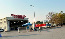 'Cảnh lạ' ở trung tâm đăng kiểm tại Hà Nội sau Tết