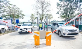 Hà Nội thu phí trông xe không dùng tiền mặt từ 1/4 