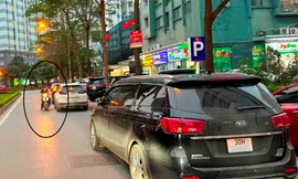 Chính quyền, công an nói gì về 'bãi xe lậu' bủa vây chung cư Linh Đàm?