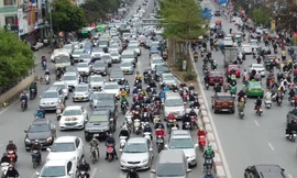 Các nút giao đường vành đai 2 Hà Nội liên tục ùn ứ