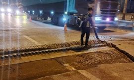 Thực trạng hư hỏng tại các khe co giãn Vành đai 3 trên cao khiến mặt đường bị 'xé rách'