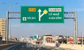 Đường trên cao Vành đai 3 Mai Dịch - cầu Thăng Long sẽ có đường kết nối lên xuống từ ngày mai. Ảnh: Trọng Đảng