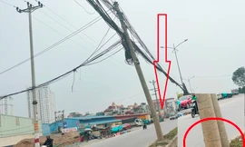  Ì ạch tại dự án cải tạo QL1 ở Hà Nội: Cận cảnh những cột điện chờ đổ