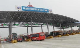 Trạm thu phí dự án cao tốc BOT Pháp Vân - Cầu Giẽ. Ảnh: T.Đảng