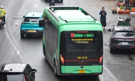 Hà Nội đưa tuyến xe buýt điện thứ 3 vào hoạt động