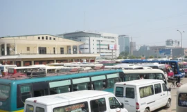 Hà Nội đang có hơn 1.900 ô tô chở khách, chở hàng hết niên hạn sử dụng. Ảnh: T.Đảng