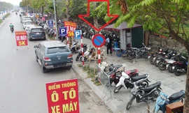 Bãi xe quanh Bệnh viện K Tân Triều trưng biển 'có phép' nhưng thu phí 'vô phép'
