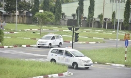 Hà Nội tạm dừng sát hạch, cấp phép lái xe 1 tháng vì Covid-19