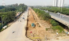 Dự án xẻn vỉa hè mở rộng đường gom Đại lộ Thăng Long