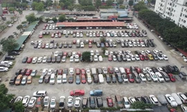 CLIP: Các bãi xe lậu ‘khủng’ tại khu đô thị đông dân nhất Hà Nội