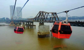 Nhiều chuyên gia lo ngại hiệu quả giảm ùn tắc từ đề xuất xây cáp treo vượt sông Hồng - Ảnh minh họa: Mộc Liên