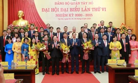 Ban Chấp hành khóa mới Đảng bộ quận Tây Hồ ra mắt chiều nay. Ảnh: Trọng Đảng