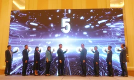 Tái khởi động tuyến ‘du lịch vàng’ Việt Nam - Trung Quốc 