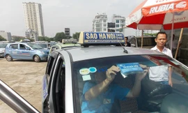 Cùng với dán tem riêng, theo dự thảo taxi Hà Nội sẽ còn được quy định màu sơn, phân vùng hoạt động.