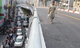 Cầu Vượt An Dương đã được thi công xong và thông xe gần 4 tháng nay. Ảnh: Anh Trọng