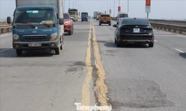  Ùn tắc khó tránh khỏi khi "đóng" cầu Thăng Long