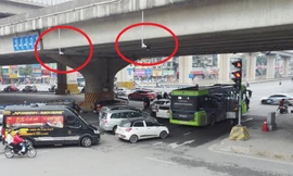 Cận cảnh ‘dàn’ camera vừa giám sát vừa xử phạt nguội tại nút giao Thanh Xuân 