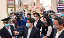 Bộ trường Giao thông thị sát tại bến xe Giáp Bát chiều 5/2. Ảnh: T.Đảng