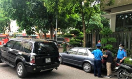 Bãi xe lậu tại Linh Đàm bị yêu cầu giải tỏa trước 27/6