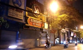 Quán karaoke mở ngoài giờ quy định bị phạt tới 15 triệu đồng. Ảnh minh hoạ.