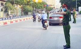 Công an có mặt tại các điểm thi.