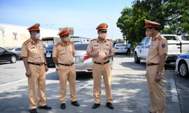 Cục phó CSGT yêu cầu cán bộ tại chốt kiểm soát dịch không lơ là, chủ quan