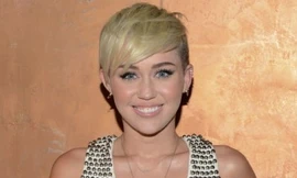 Miley Cyrus bị ‘bắt quả tang’ hút ma túy