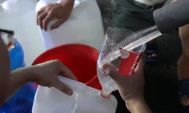 Tận thấy cuộc sống của người dân tại chung cư Thanh Hà những ngày mất nước