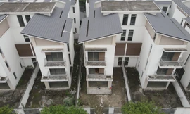 Cận cảnh hàng trăm biệt thự bỏ hoang trong đại đô thị phía Tây Thủ đô