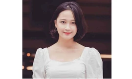 Cô giáo 9X xinh đẹp dạy tiếng Anh miễn phí cho trẻ khiếm thính
