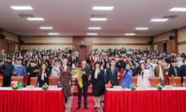 Đại sứ Australia tại Việt Nam thăm và giao lưu cùng sinh viên trường Đại học Ngoại thương