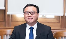 'Đệ tử Bill Gates' vào ĐH năm 12 tuổi, 11 năm sau nhận bằng tiến sĩ