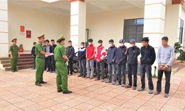 Thanh niên 16 tuổi huy động 29 người vác dao rựa đi trả thù