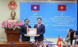Đắk Lắk đón nhận Huân chương Lao động hạng Nhất của Chính phủ Lào tặng
