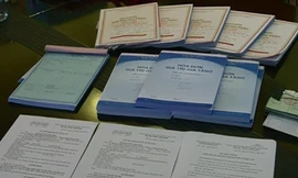 Nữ cán bộ thuế cùng em gái ghi khống, bán hóa đơn trái phép