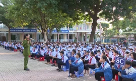 Cảnh báo hiện tượng ‘tín dụng đen’ bủa vây trường học