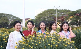 'Nàng thơ' Đắk Lắk xuống phố đón xuân